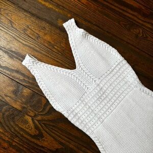 White Windsor knit dress with a touch of stretch